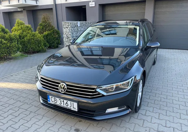 małopolskie Volkswagen Passat cena 66990 przebieg: 123000, rok produkcji 2018 z Skawina